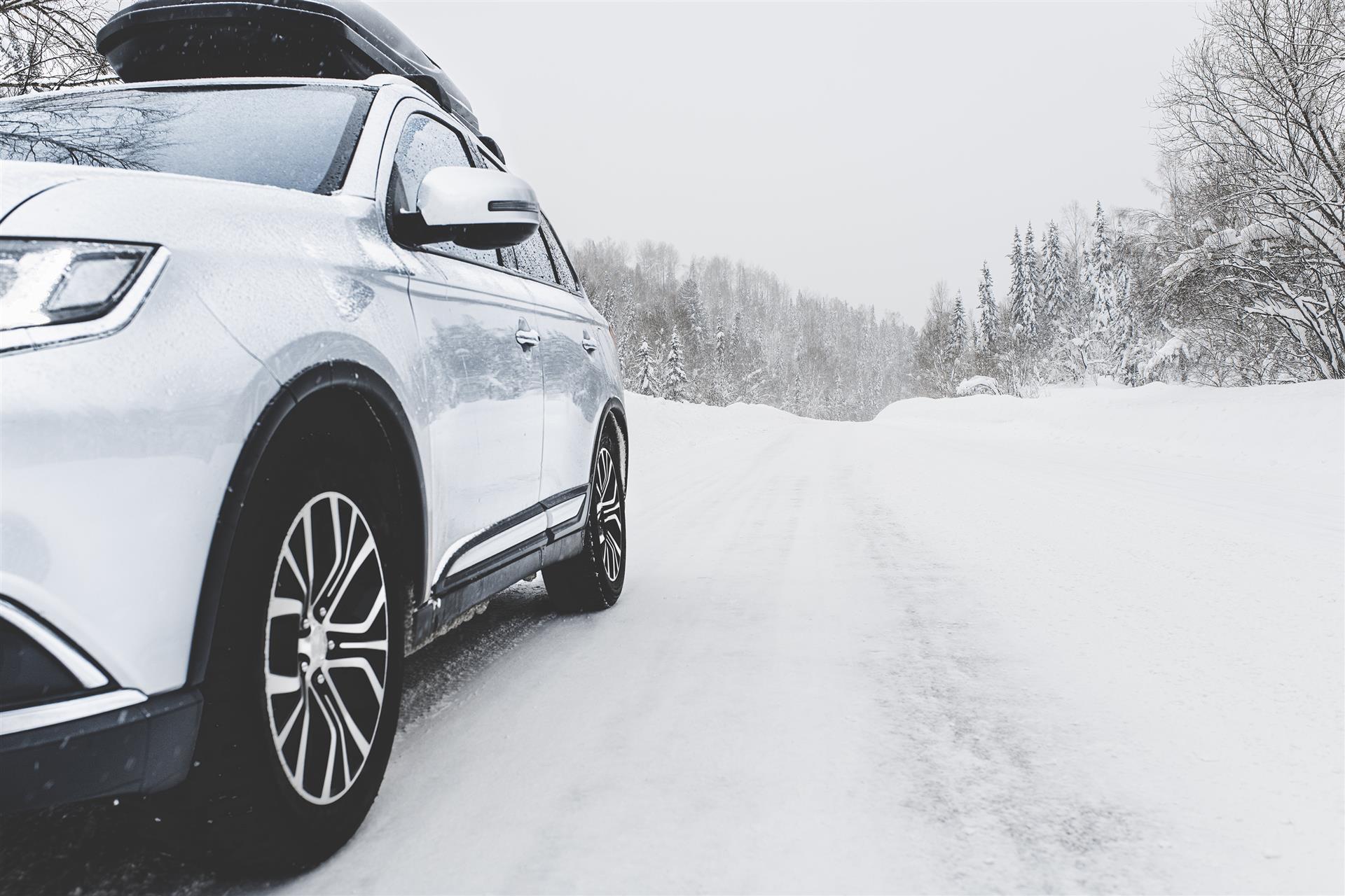 Honda in snowy conditions driving with winter tires