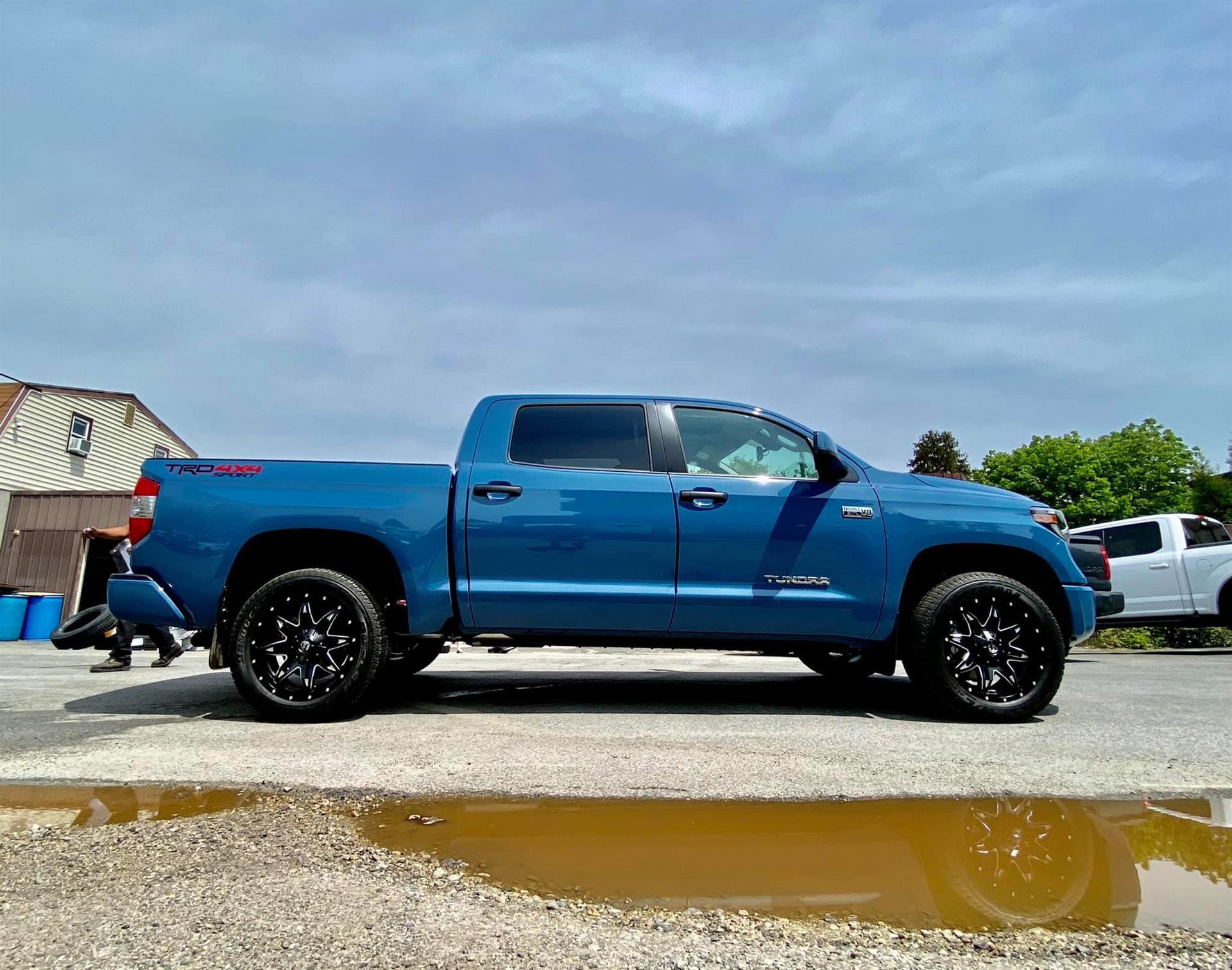 Fuel D567 Lethal - Gloss Black Milled - Custom Wheels - 18x9 -12